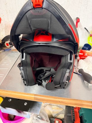 Casco Modular Axxis con intercomunicador Midland