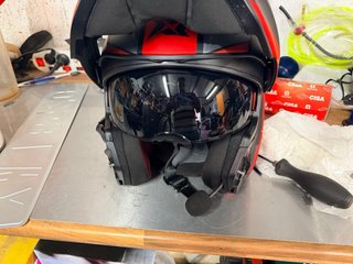 Casco Modular Axxis con intercomunicador Midland