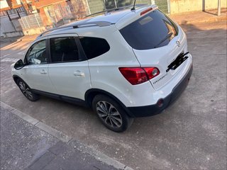 Nissan Qashqai+2 2010