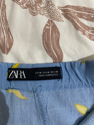 Falda pantalón con estampado de pimientos