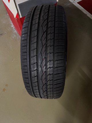 Llanta Mercedes-Benz 20 con neumático