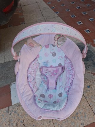 Mecedora para bebé rosa