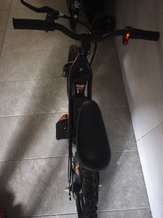Bicicleta Eléctrica Infantil Negra y Naranja