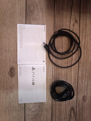 Ps4 Pro de 1 TB Jet Black + 4 juegos + 1 mando