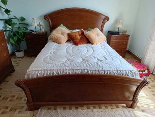 Sillón antiguo tapizado azul y madera