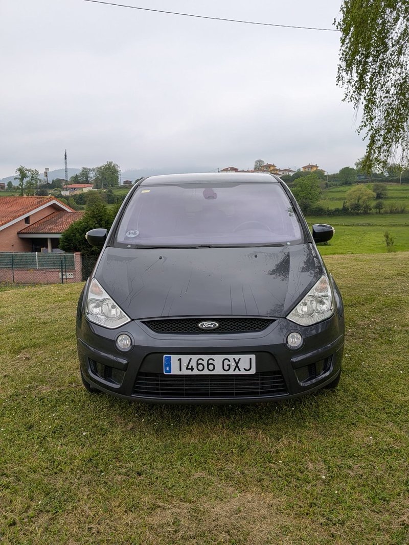 Ford S-MAX 2010 - foto 1