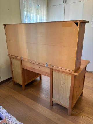 Escritorio IKEA HEMNES con alzada
