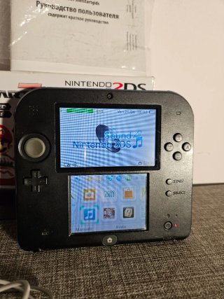 Nintendo 2DS Mario Kart 7 Bundle