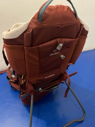 Mochila deuter portabebés para montaña