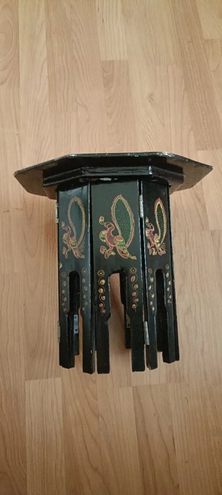 Mesita auxiliar asiática / birmana de madera lacad