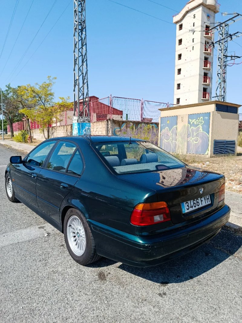BMW Serie 5 2001 - foto 1