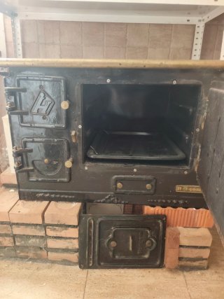 Cocina de leña Hergóm empotrable. Nunca usada