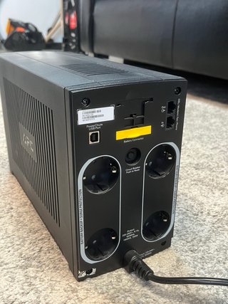 SAI APC Back-UPS 1400 protección sobretensión