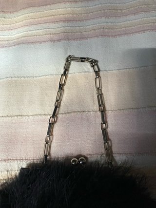 Bolso de mano o colgar con cadena y plumas