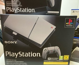 PlayStation 30th anniversary Ps5 ,portal y 2mandos