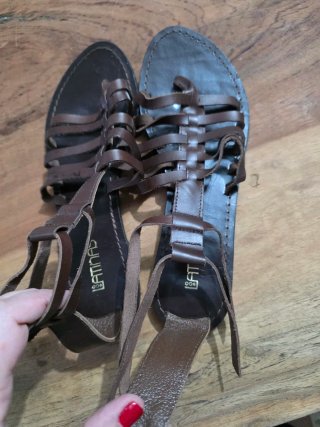Sandalias Romanas Latinas Marrones