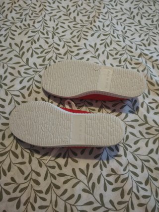 Zapatillas rojas tipo Victoria