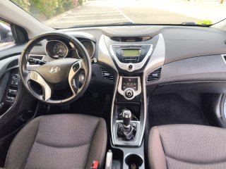 Hyundai Elantra 2011