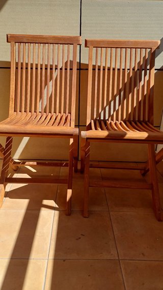 Mesa y 2 sillas de madera para terraza