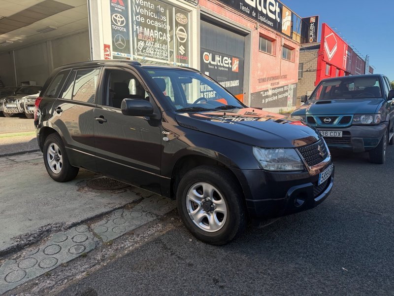 Suzuki Grand Vitara 2010 - foto 1
