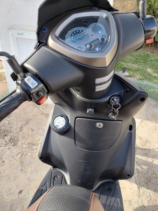 Kymco Agility City 125 Scooter Marrón/Gris