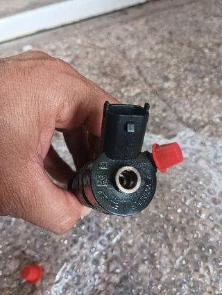 Inyector Bosch 0445110273 / 504088755
