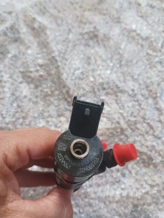 Inyector Bosch 0445110273 / 504088755