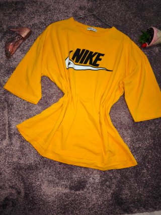 Camiseta Nike Oversize Amarilla Talla Única