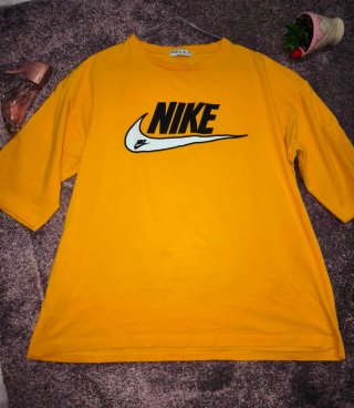 Camiseta Nike Oversize Amarilla Talla Única