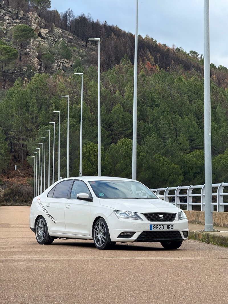SEAT Toledo 2015 2.0 150cv - foto 1