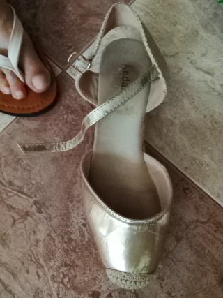 Sandalias doradas