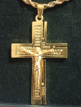 Collar Cruz Chapado Oro 18K Acero Inoxidable