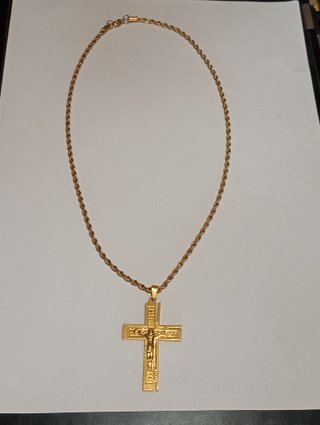 Collar Cruz Chapado Oro 18K Acero Inoxidable