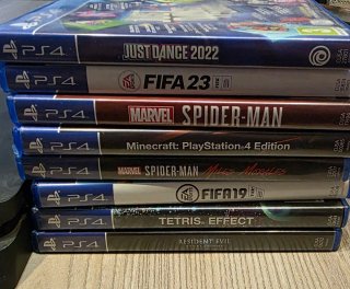 PS4 con 2 mandos y cámara Just Dance