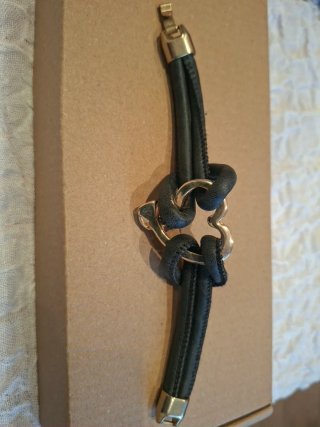 Pulsera Negra y Dorada