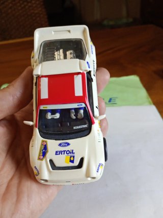 Scalextric Ford RS 200 Rally 4x4 traccion 4 ruedas