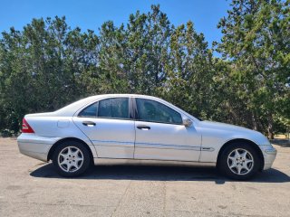 Mercedes-Benz Clase C 2004 Automático