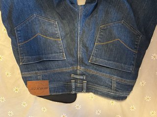 Pantalón con protecciones