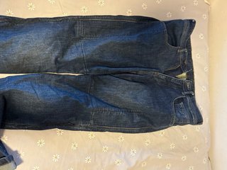 Pantalón con protecciones
