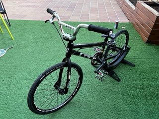 Bicicleta BMX GT Junior Race
