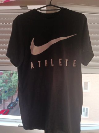 Camiseta Nike Athlete Negra Talla XS