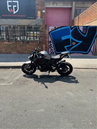 Moto Kawasaki Z900 2023 - 26.000 km
