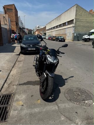 Moto Kawasaki Z900 2023 - 26.000 km