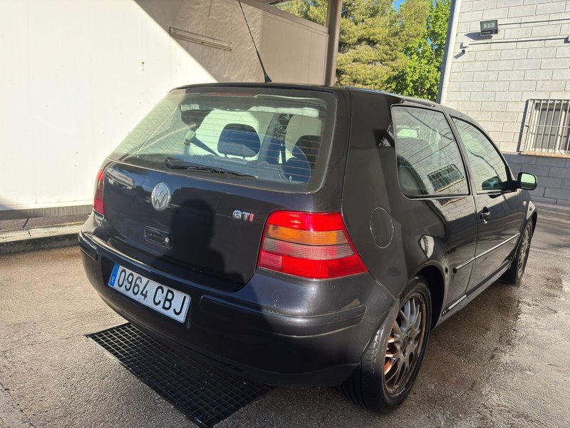 Volkswagen Golf 1.9tdi sport 100cv - foto 1