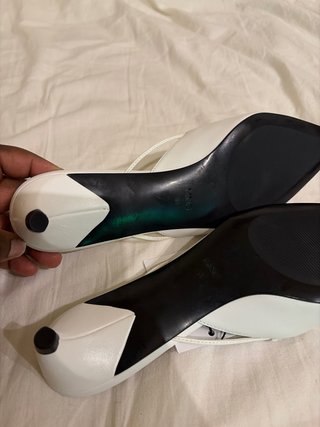 Zapatos tacón bajo blancos