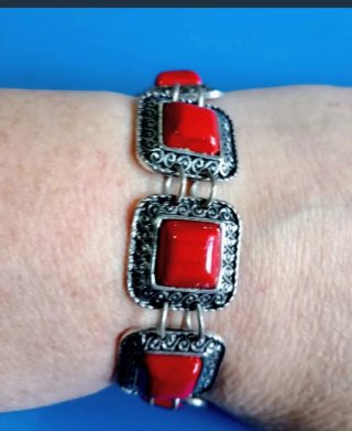 Pulsera Vintage con Piedras Rojas plateado