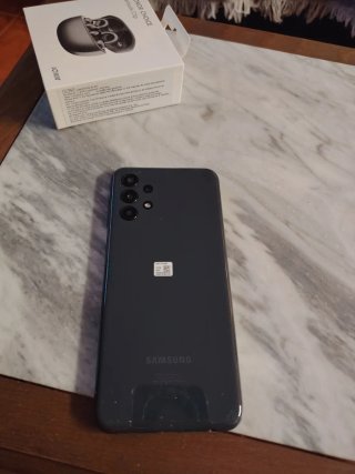 Samsung Móvil con funda y protector