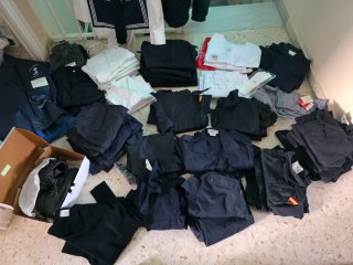 Abbigliamento militare della Marina e abbigliamento da cucina in offerta