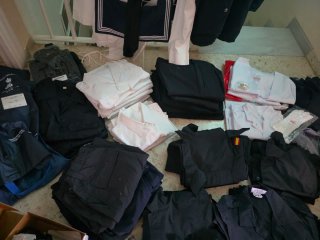 Abbigliamento militare della Marina e abbigliamento da cucina in offerta