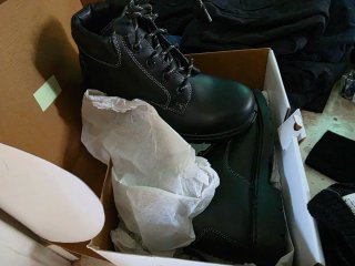 Abbigliamento militare della Marina e abbigliamento da cucina in offerta